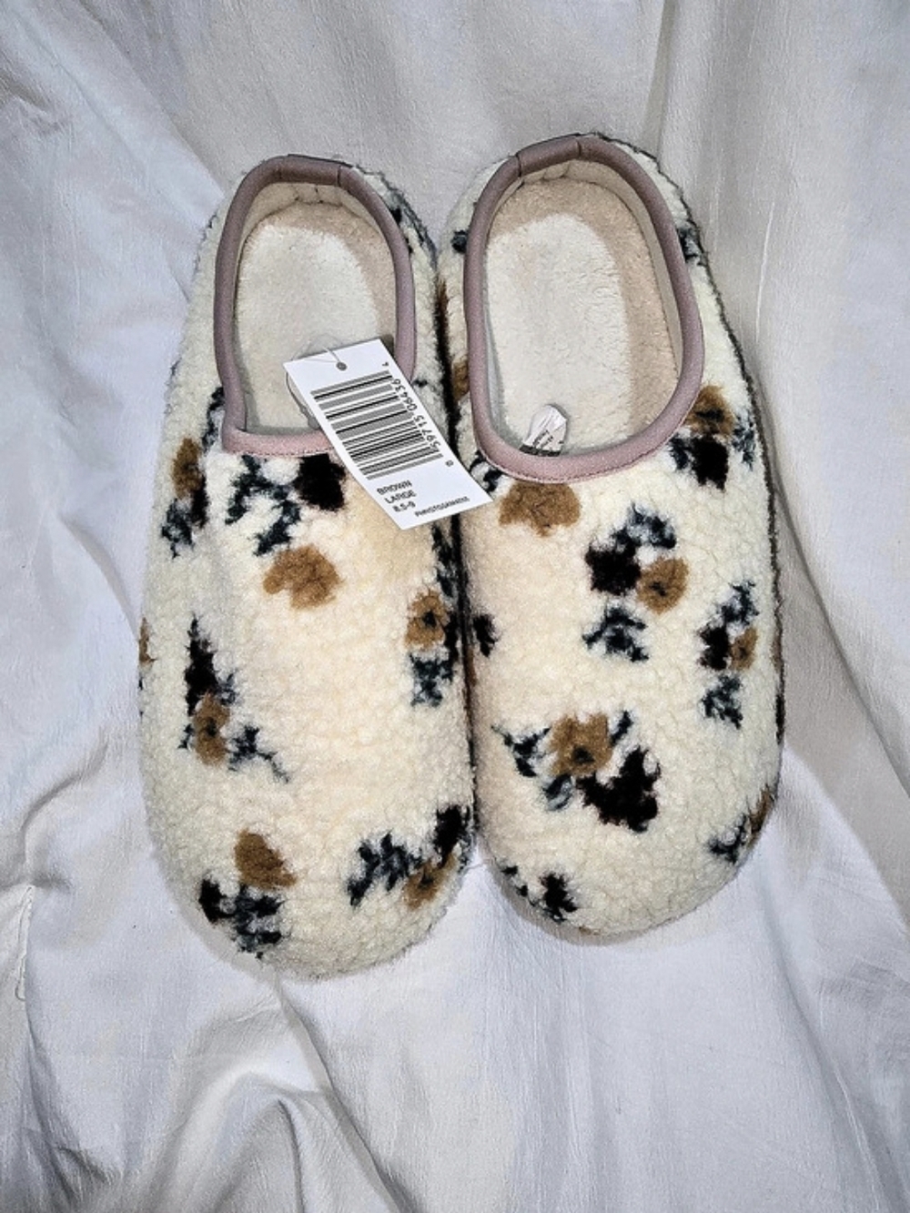 isotoner Memory Foam slippers Floral Cream & Brown US 8-9